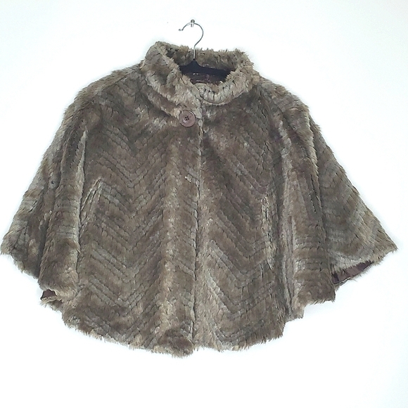 Sisters Outerwear Faux Fur Capelet XL Lined Cozy Jacket Opera Retro Old Money - Picture 1 of 12